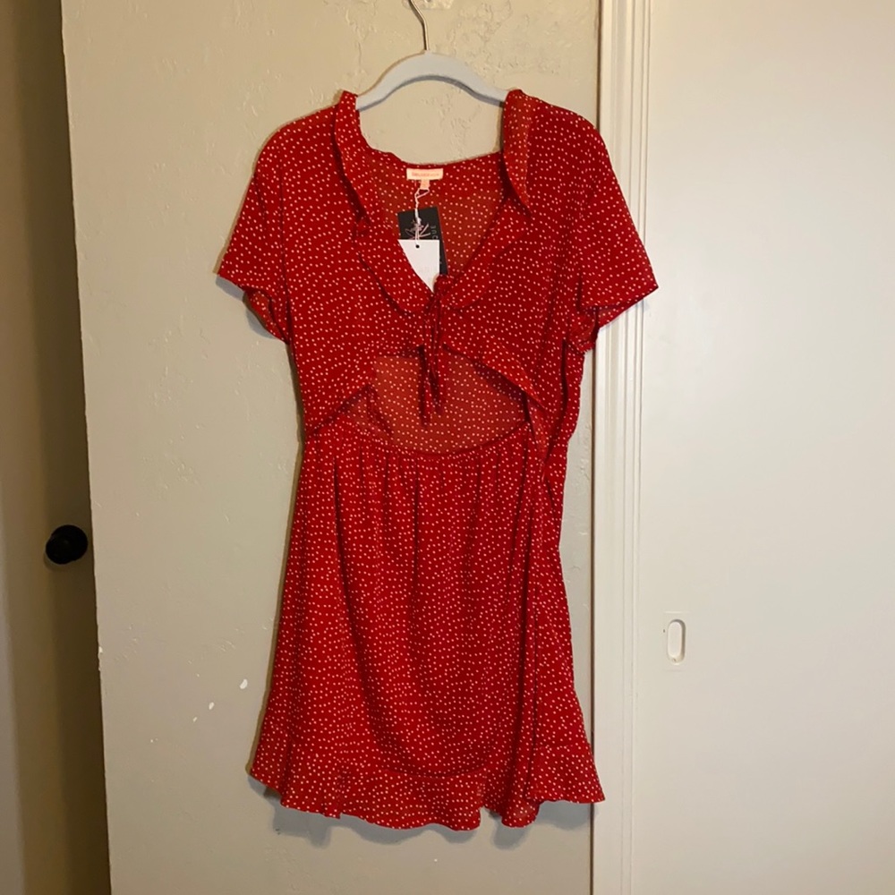 NEW! Red dress with cut-out midriff.